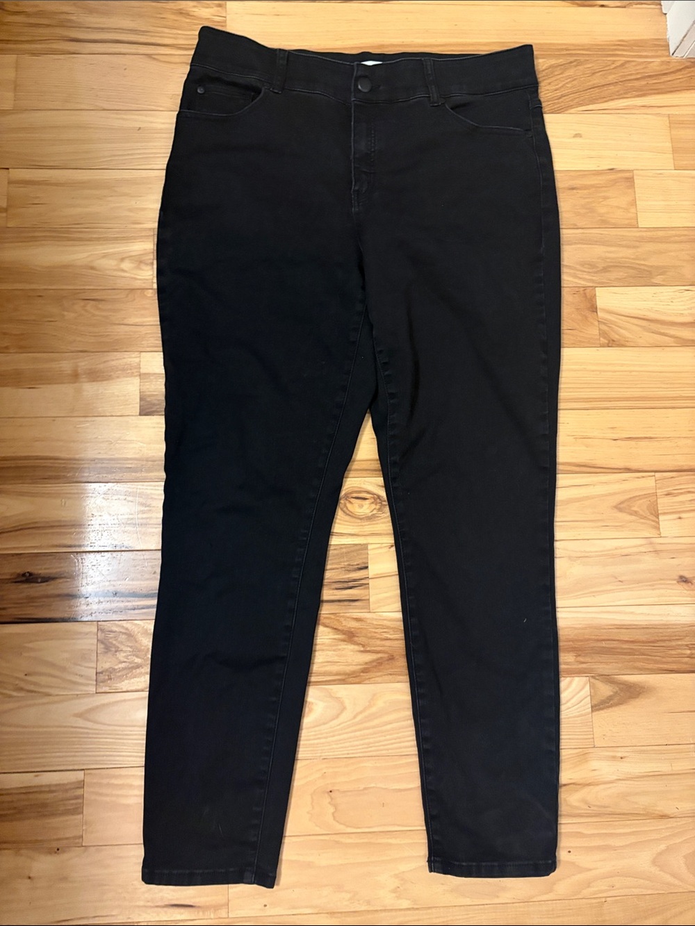 Tribal Jeans Sophia Curvy Black Jegging (size 16)